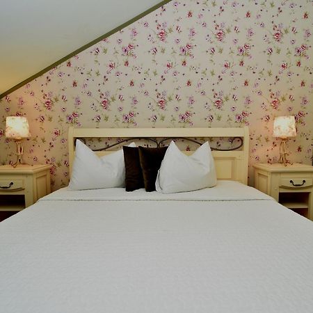 Boutique Vila White Duchess Năvodari Eksteriør billede