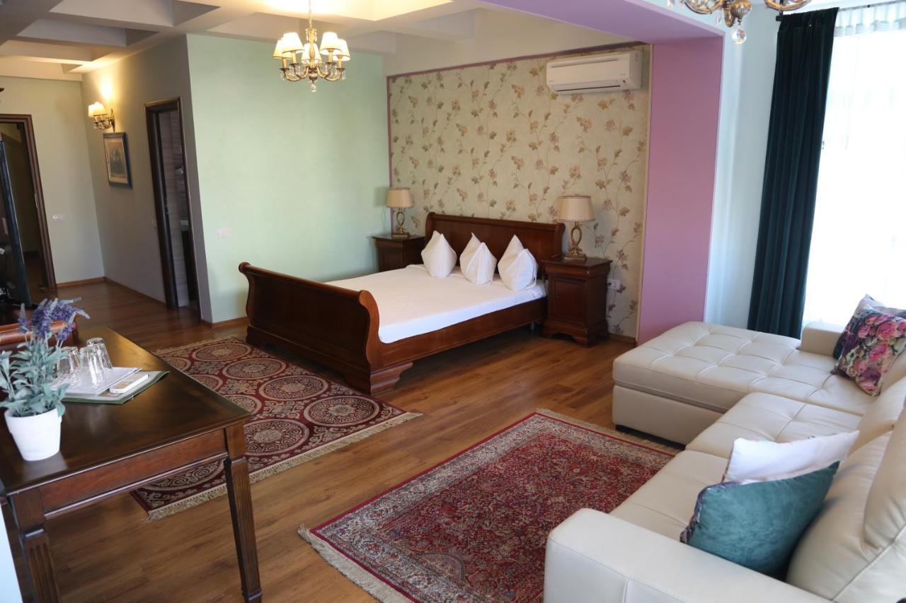 Boutique Vila White Duchess Năvodari Eksteriør billede