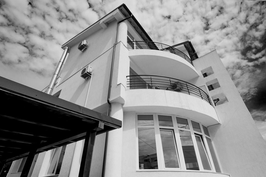 Boutique Vila White Duchess Năvodari Eksteriør billede